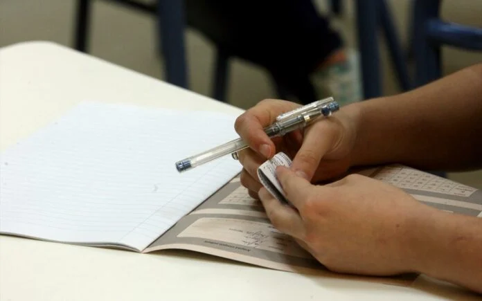 Πανελλαδικές: Το κλειδί για την ΕΒΕ είναι ο μέσος όρος